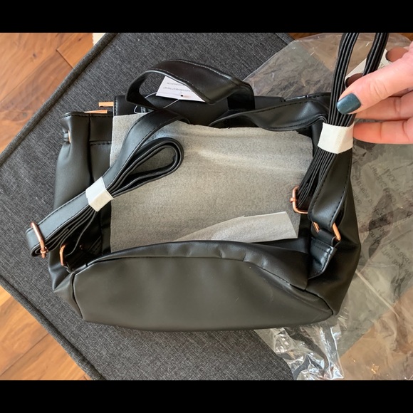 Black pleather backpack with rose gold accents - Picture 2 of 8